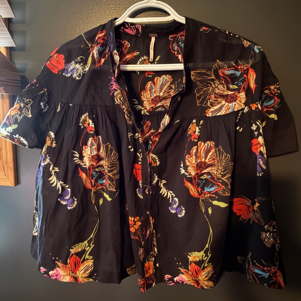 Free People Black Floral Short-Sleeve Button Front Blouse